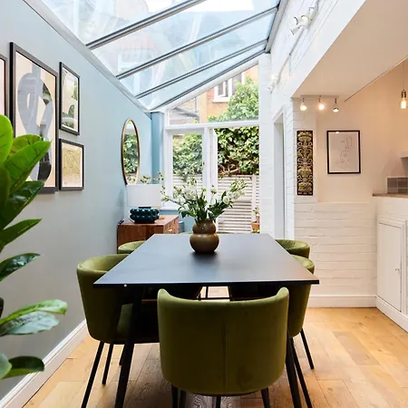 The Fulham Hideout - Modish 2Bdr Flat With Patio Apartment